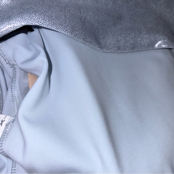 Old Navy Med-Support PowerSoft Racerback Sports Bra Blue Iced Mosaic Sz 4X NWT! - Picture 8 of 14